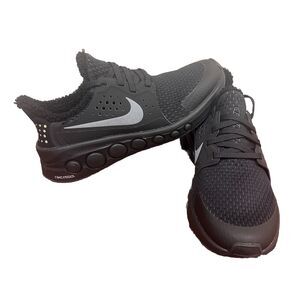 nike cruzrone triple black